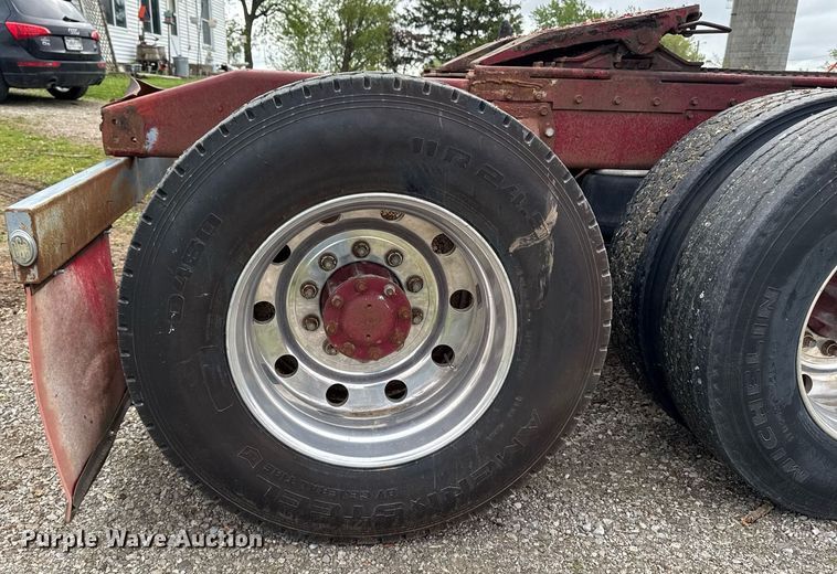 image for item EC7983 1981 Peterbilt 359 semi truck