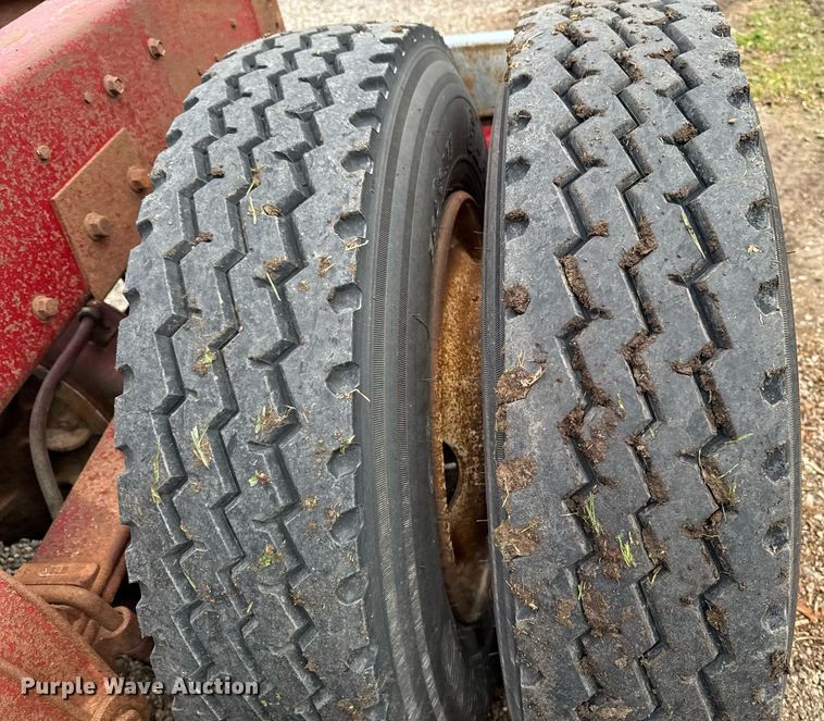 image for item EC7983 1981 Peterbilt 359 semi truck