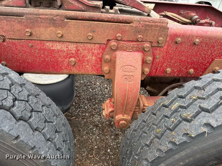 image for item EC7983 1981 Peterbilt 359 semi truck