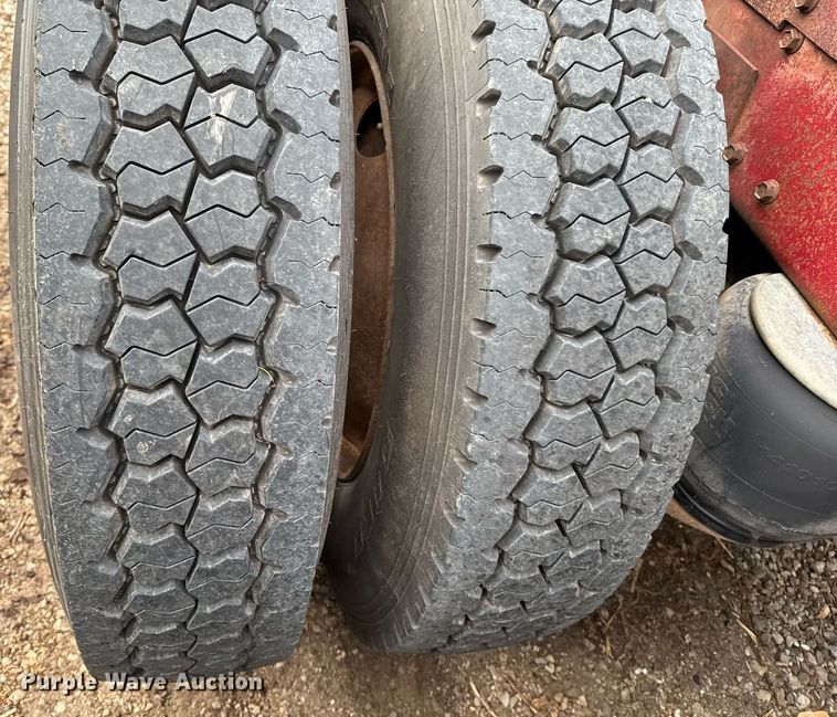 image for item EC7983 1981 Peterbilt 359 semi truck