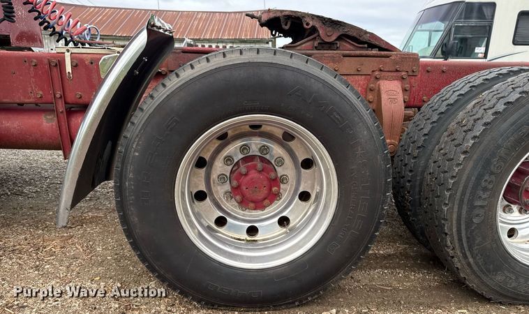 image for item EC7983 1981 Peterbilt 359 semi truck