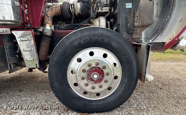 image for item EC7983 1981 Peterbilt 359 semi truck