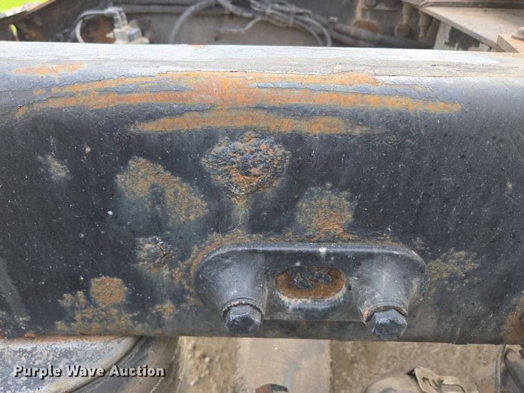 image for item ED2027 2009 Peterbilt 386 semi truck