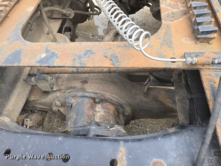 image for item ED2027 2009 Peterbilt 386 semi truck