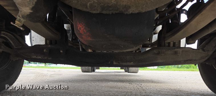 image for item ED2027 2009 Peterbilt 386 semi truck