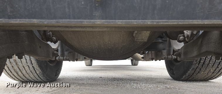 image for item ED2027 2009 Peterbilt 386 semi truck