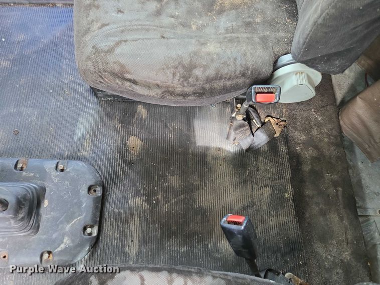 image for item ED2027 2009 Peterbilt 386 semi truck