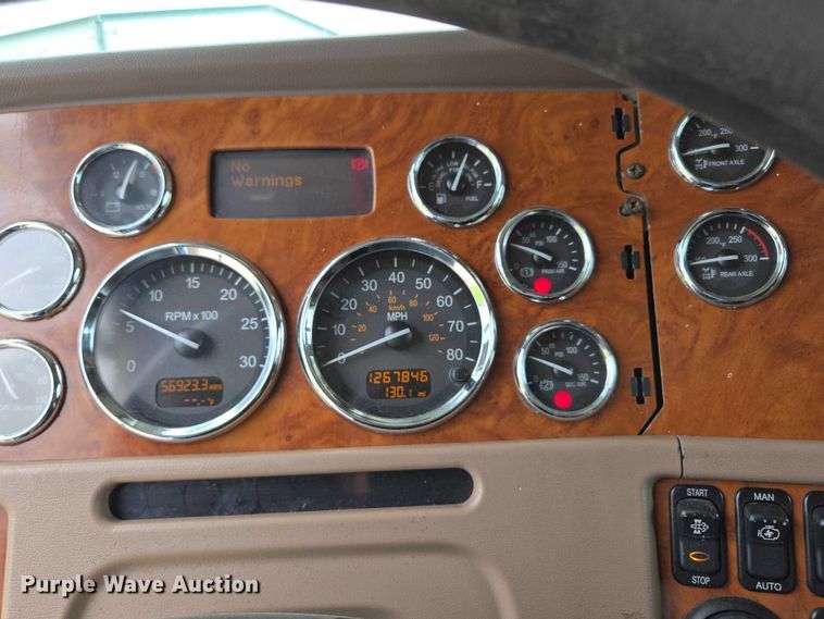 image for item ED2027 2009 Peterbilt 386 semi truck