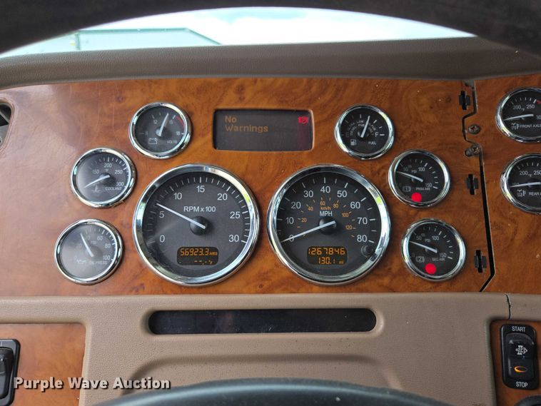 image for item ED2027 2009 Peterbilt 386 semi truck