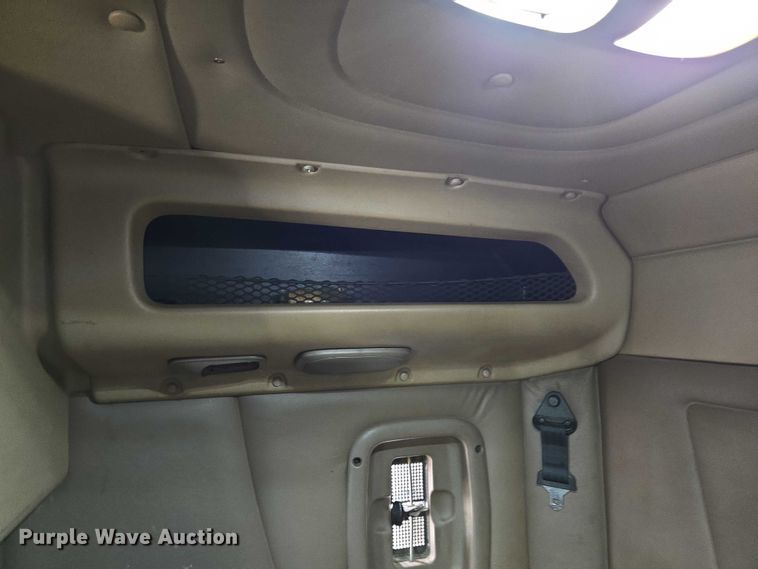 image for item ED2027 2009 Peterbilt 386 semi truck