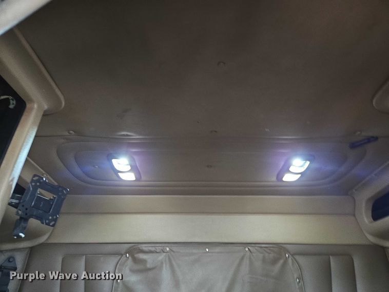 image for item ED2027 2009 Peterbilt 386 semi truck