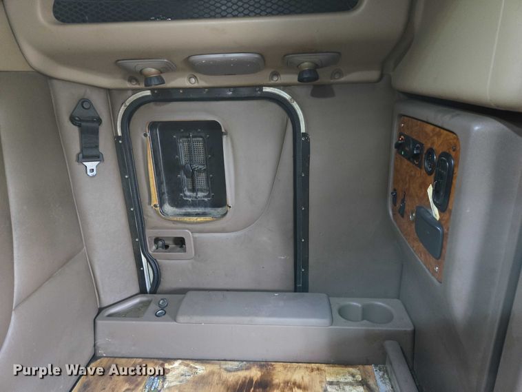 image for item ED2027 2009 Peterbilt 386 semi truck