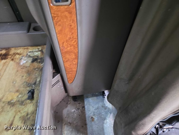 image for item ED2027 2009 Peterbilt 386 semi truck