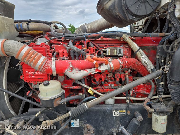 image for item ED2027 2009 Peterbilt 386 semi truck