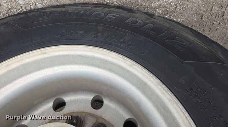 image for item ED2027 2009 Peterbilt 386 semi truck