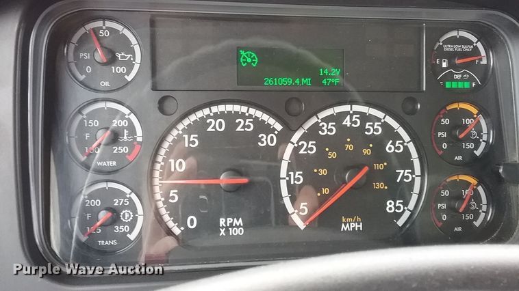 image for item ED4133 2020 Freightliner Business Class M2 box truck