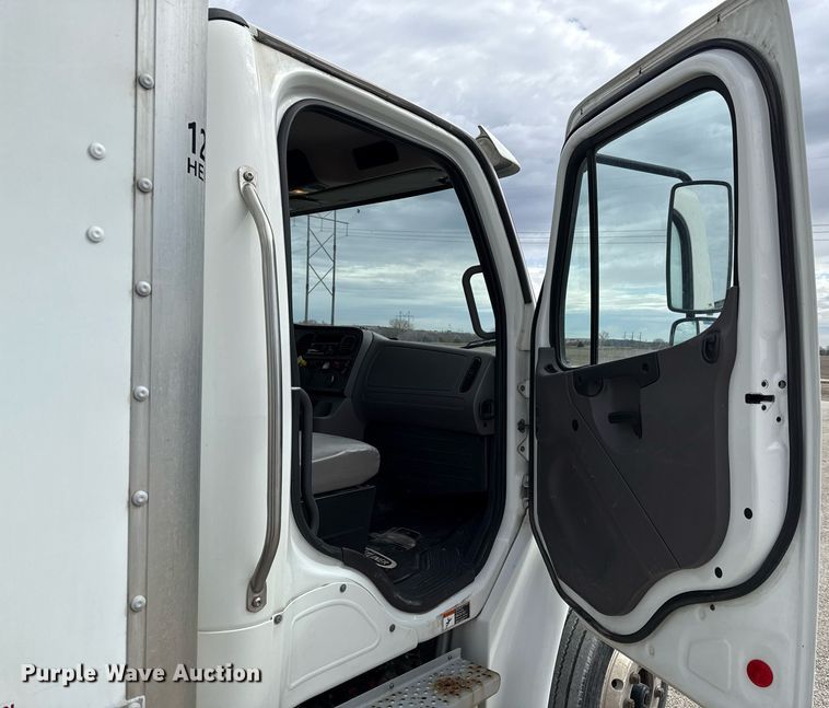 image for item ED4133 2020 Freightliner Business Class M2 box truck