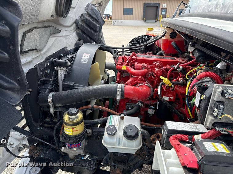 image for item ED4133 2020 Freightliner Business Class M2 box truck