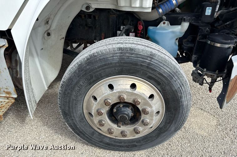 image for item ED4133 2020 Freightliner Business Class M2 box truck