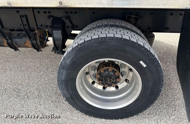 image for item ED4133 2020 Freightliner Business Class M2 box truck