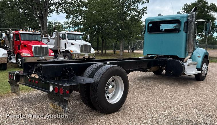 image for item ED5667 2019 Peterbilt 337 truck cab and chassis