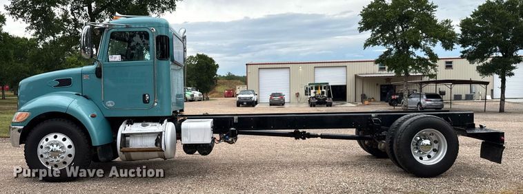 image for item ED5667 2019 Peterbilt 337 truck cab and chassis