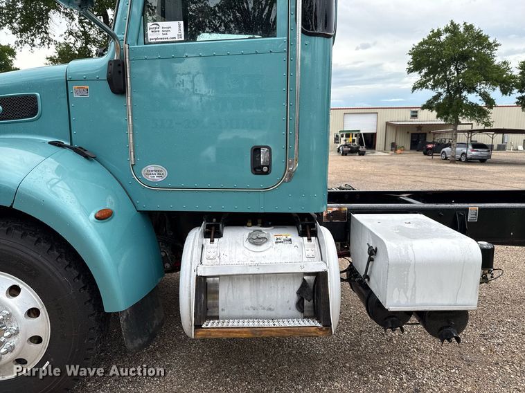 image for item ED5667 2019 Peterbilt 337 truck cab and chassis