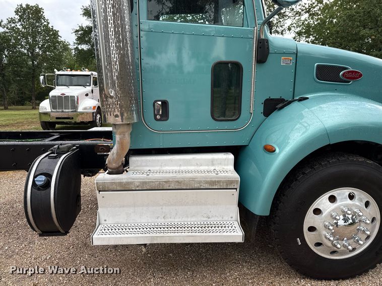 image for item ED5667 2019 Peterbilt 337 truck cab and chassis