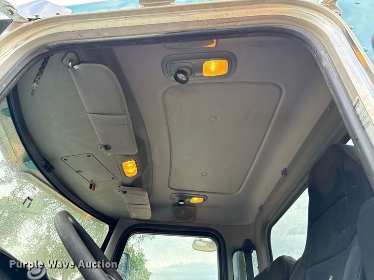 image for item ED5667 2019 Peterbilt 337 truck cab and chassis