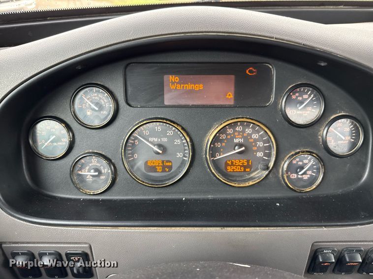 image for item ED5667 2019 Peterbilt 337 truck cab and chassis