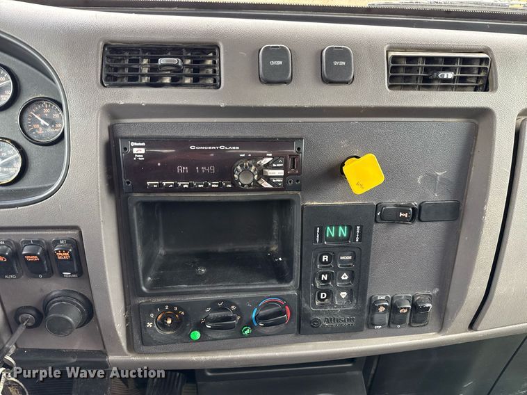 image for item ED5667 2019 Peterbilt 337 truck cab and chassis