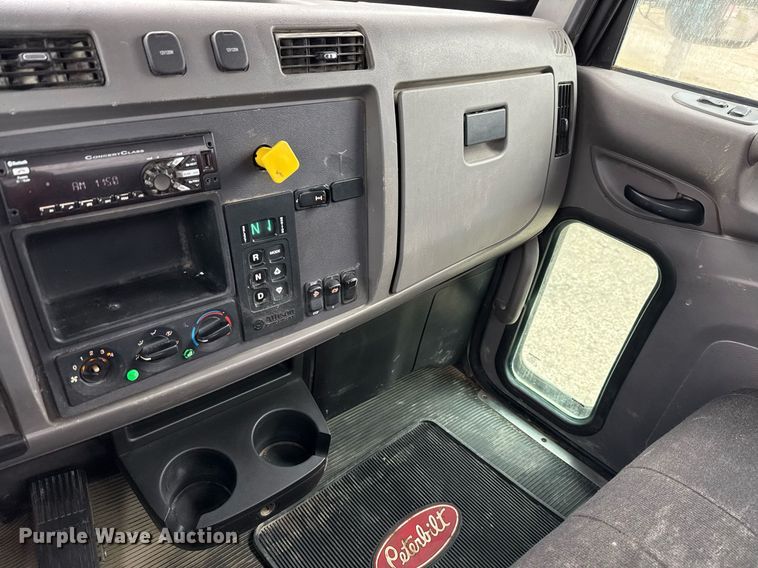 image for item ED5667 2019 Peterbilt 337 truck cab and chassis