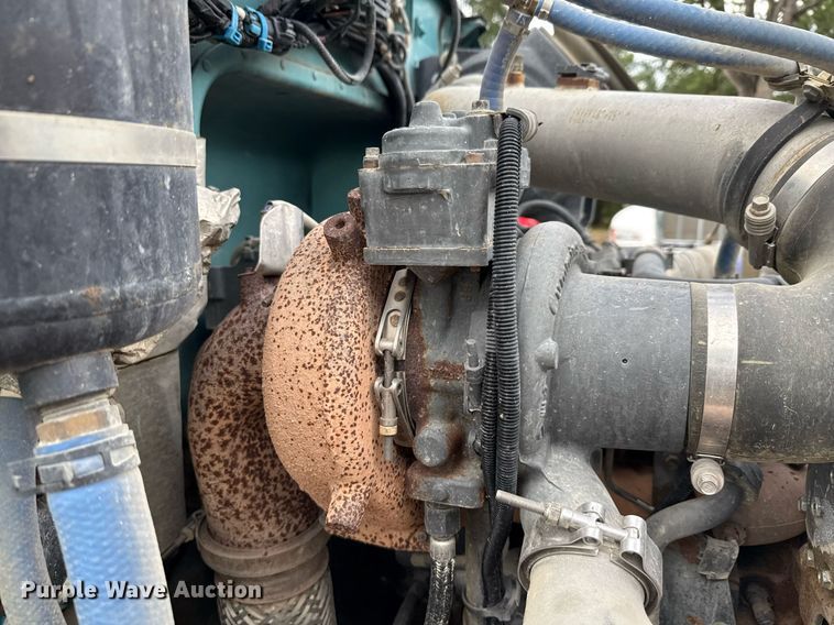 image for item ED5667 2019 Peterbilt 337 truck cab and chassis