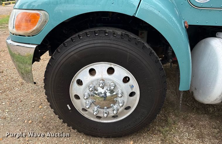 image for item ED5667 2019 Peterbilt 337 truck cab and chassis