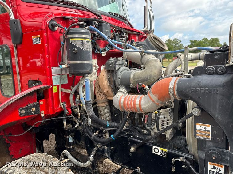 image for item ED5669 2019 Peterbilt 337 hook lift truck