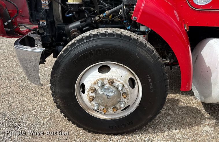 image for item ED5669 2019 Peterbilt 337 hook lift truck