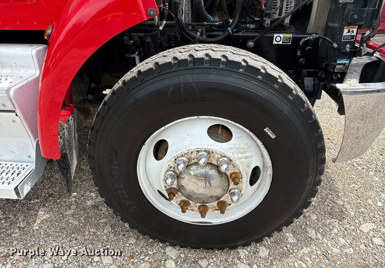 image for item ED5669 2019 Peterbilt 337 hook lift truck