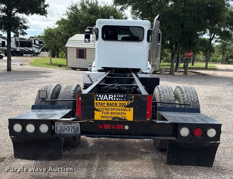 image for item ED5670 2019 Peterbilt 337 truck cab and chassis