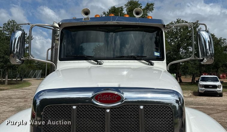 image for item ED5670 2019 Peterbilt 337 truck cab and chassis