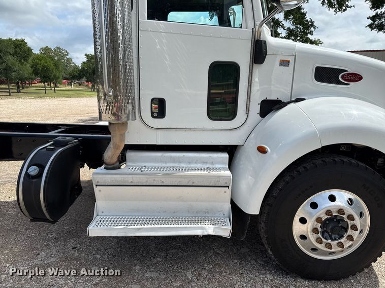 image for item ED5670 2019 Peterbilt 337 truck cab and chassis