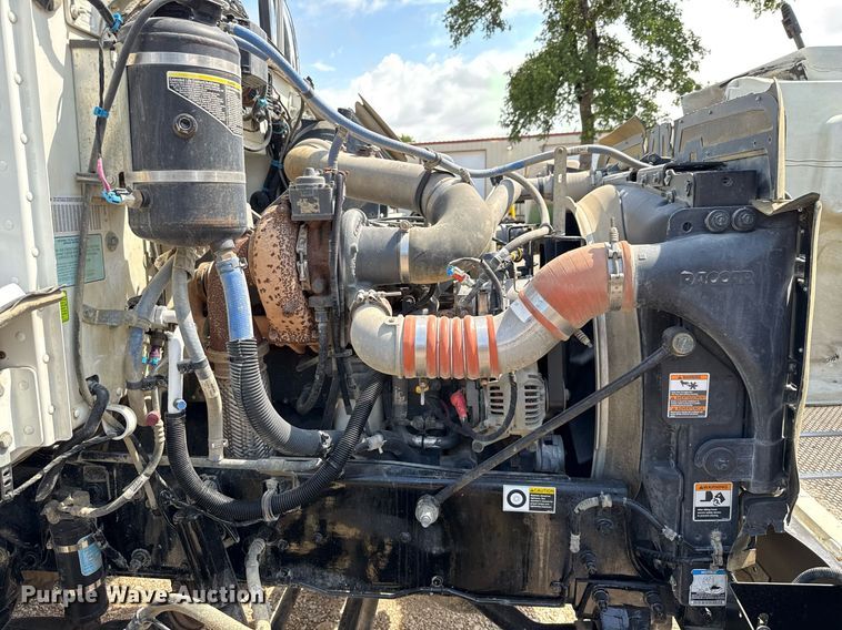 image for item ED5670 2019 Peterbilt 337 truck cab and chassis