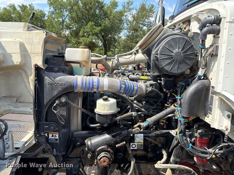 image for item ED5670 2019 Peterbilt 337 truck cab and chassis