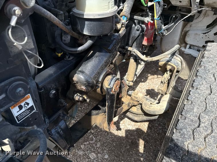 image for item ED5670 2019 Peterbilt 337 truck cab and chassis