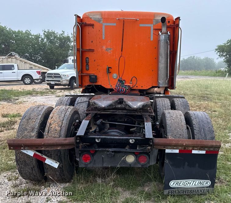 image for item ED5671 2005 Freightliner Century Class semi truck