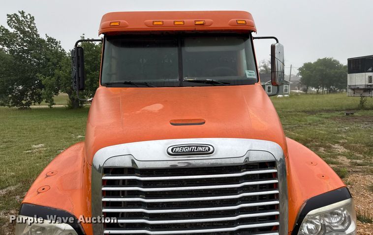 image for item ED5671 2005 Freightliner Century Class semi truck