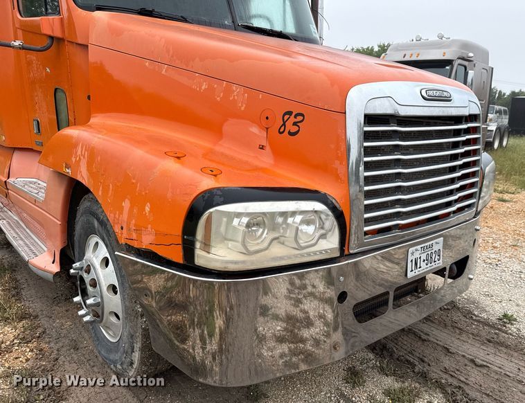 image for item ED5671 2005 Freightliner Century Class semi truck