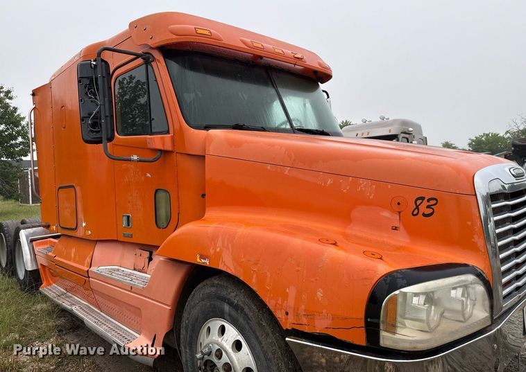 image for item ED5671 2005 Freightliner Century Class semi truck