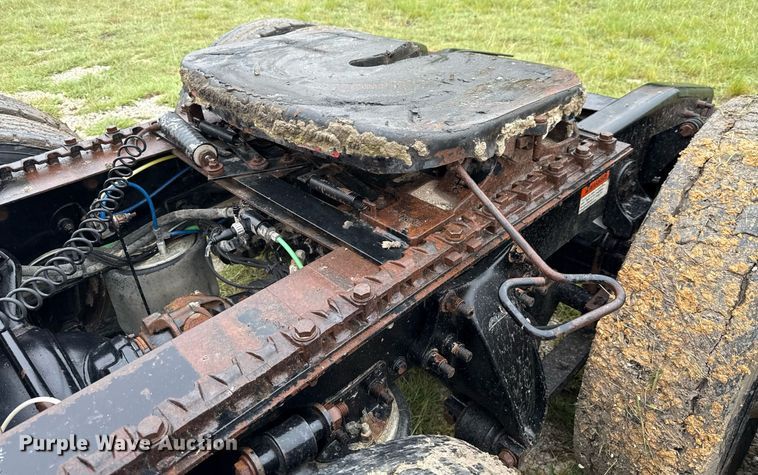 image for item ED5671 2005 Freightliner Century Class semi truck