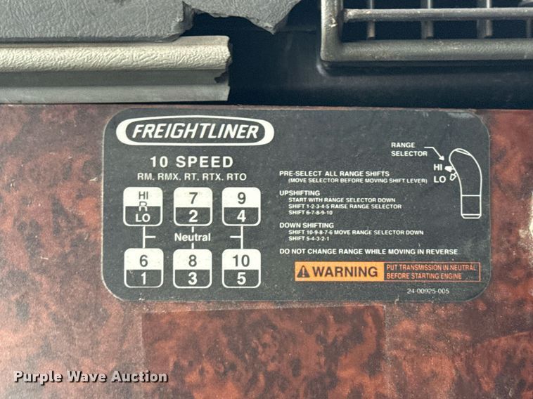 image for item ED5671 2005 Freightliner Century Class semi truck