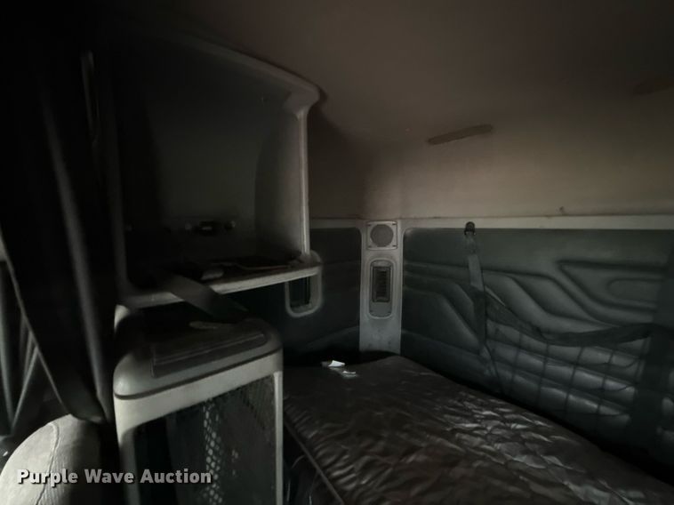 image for item ED5671 2005 Freightliner Century Class semi truck